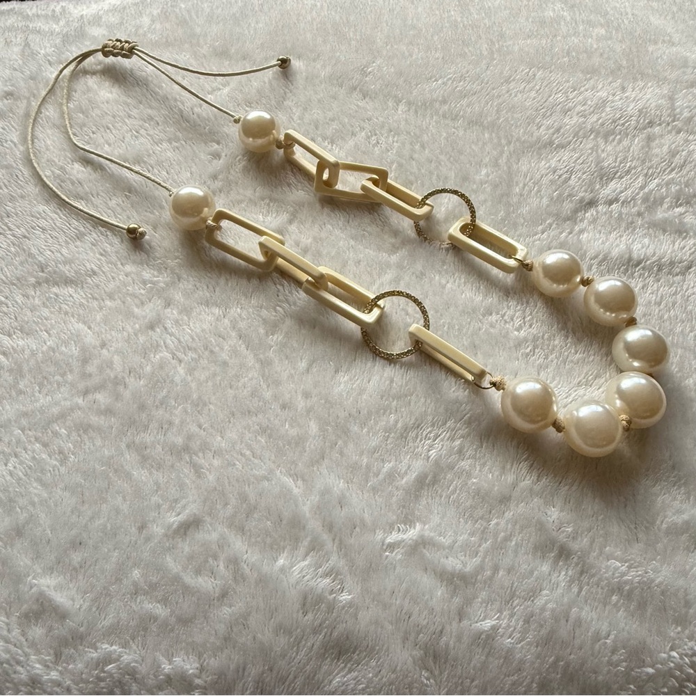 Striking Gold and Cream Necklace